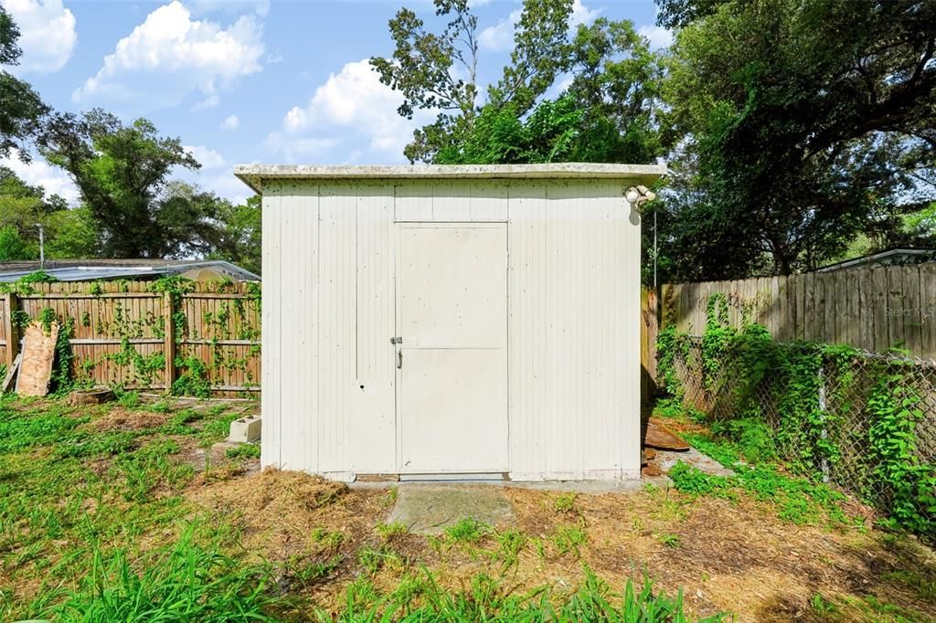 For Sale: $304,900 (3 beds, 1 baths, 840 Square Feet)