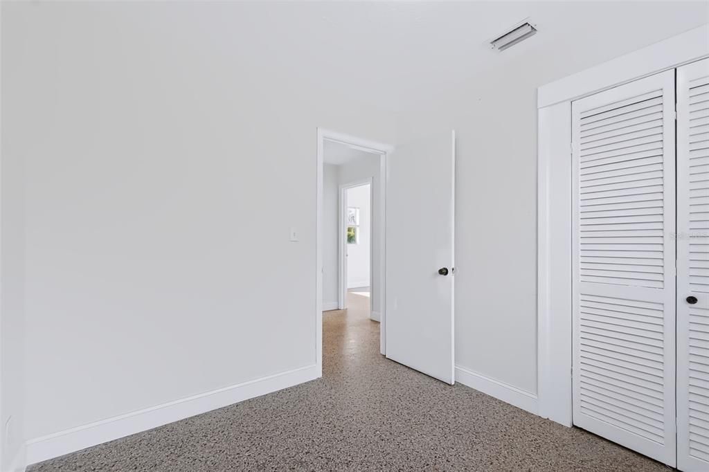 For Sale: $304,900 (3 beds, 1 baths, 840 Square Feet)
