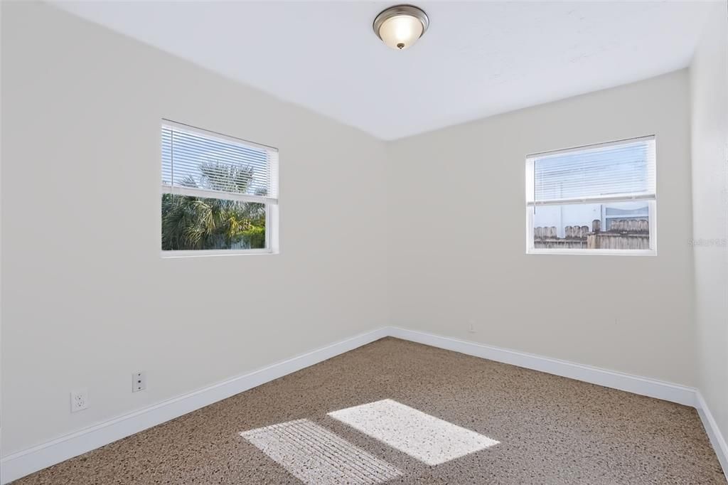 For Sale: $304,900 (3 beds, 1 baths, 840 Square Feet)