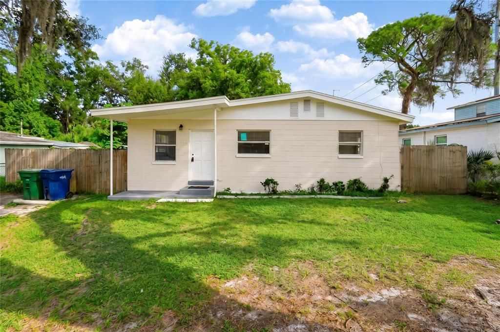 For Sale: $304,900 (3 beds, 1 baths, 840 Square Feet)