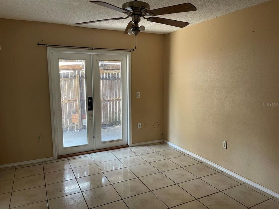 For Sale: $425,000 (6 beds, 0 baths, 1800 Square Feet)