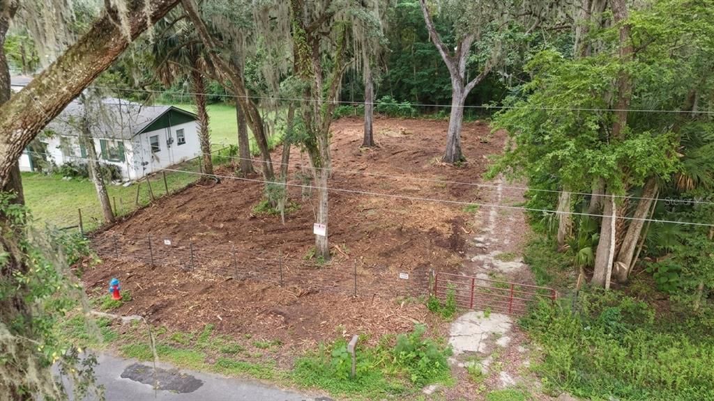 На продажу: $41,990 (0.29 acres)