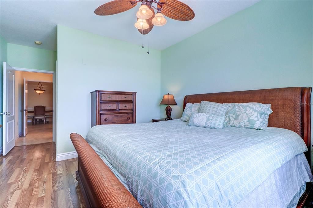 В аренду: $2,750 (2 спален, 2 ванн, 1230 Квадратных фут)