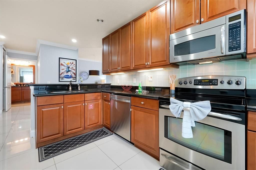 For Sale: $309,000 (3 beds, 2 baths, 1472 Square Feet)