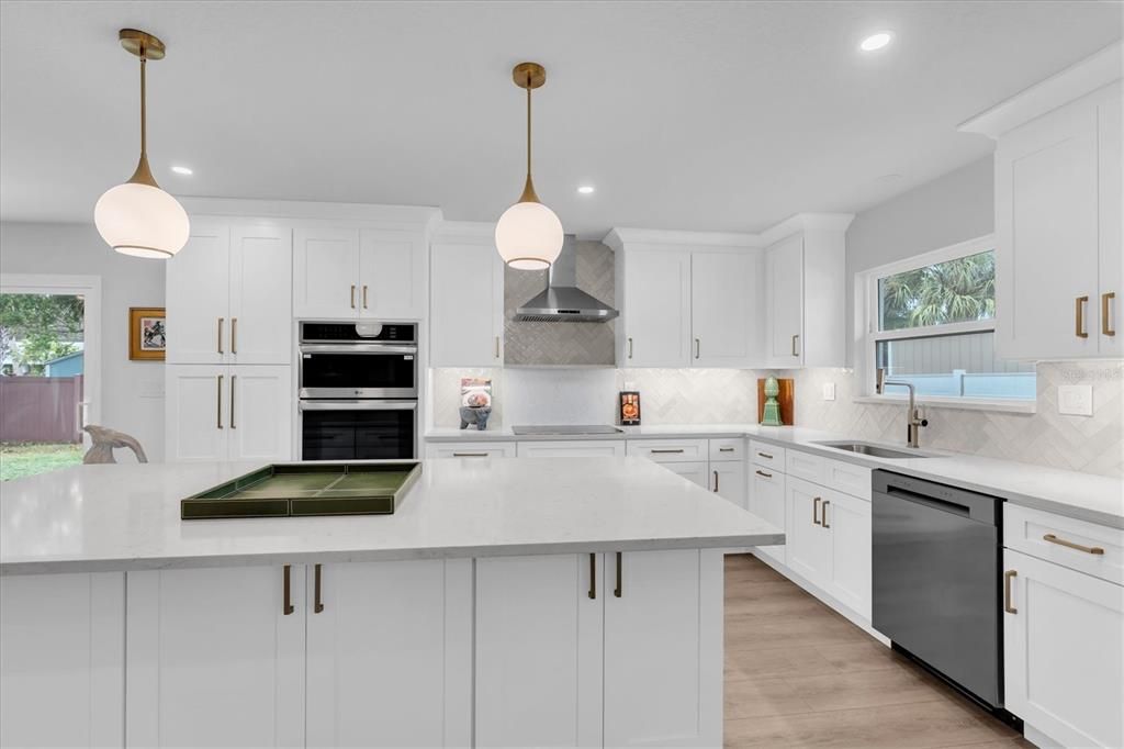 For Sale: $649,000 (3 beds, 2 baths, 1623 Square Feet)