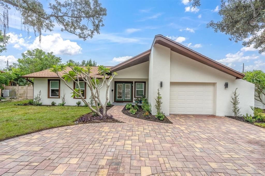 For Sale: $649,000 (3 beds, 2 baths, 1623 Square Feet)