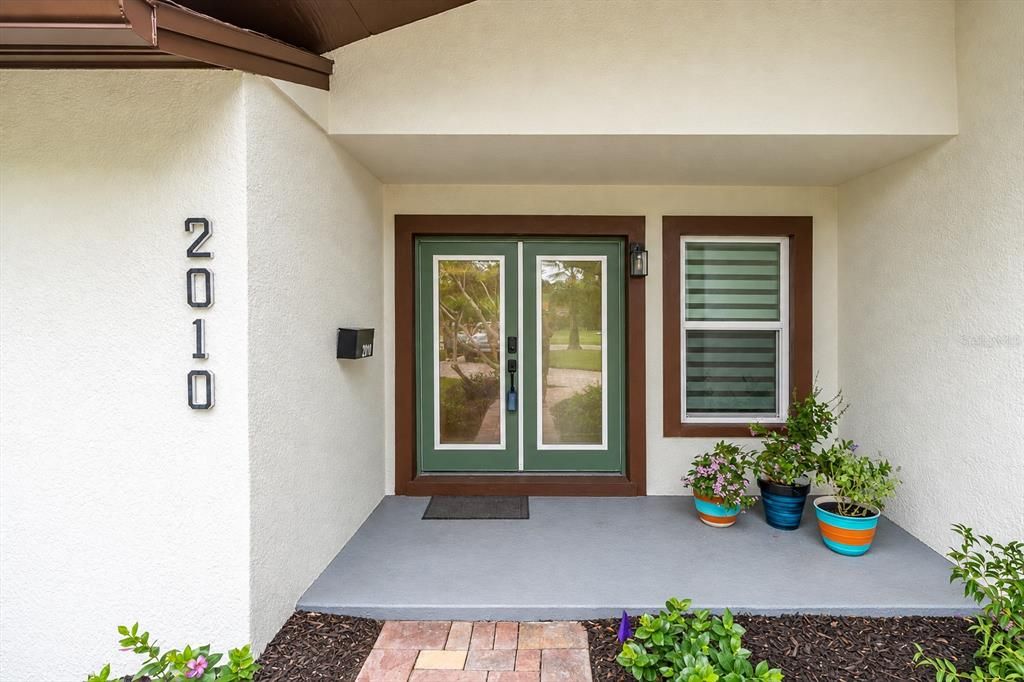 For Sale: $649,000 (3 beds, 2 baths, 1623 Square Feet)