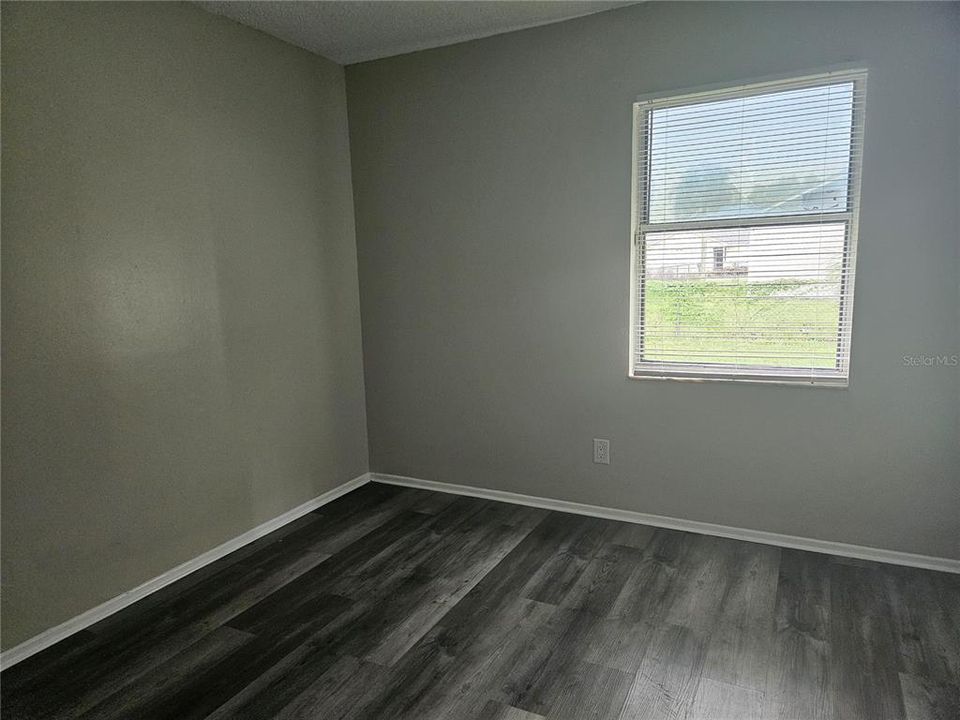 For Sale: $275,000 (3 beds, 2 baths, 1392 Square Feet)