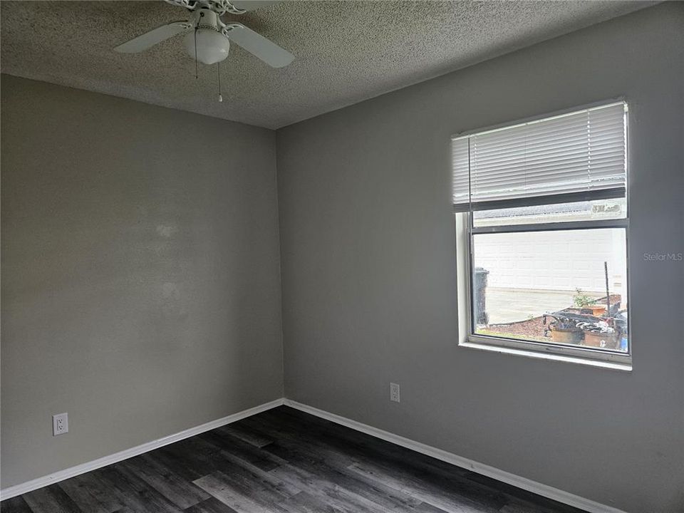For Sale: $275,000 (3 beds, 2 baths, 1392 Square Feet)