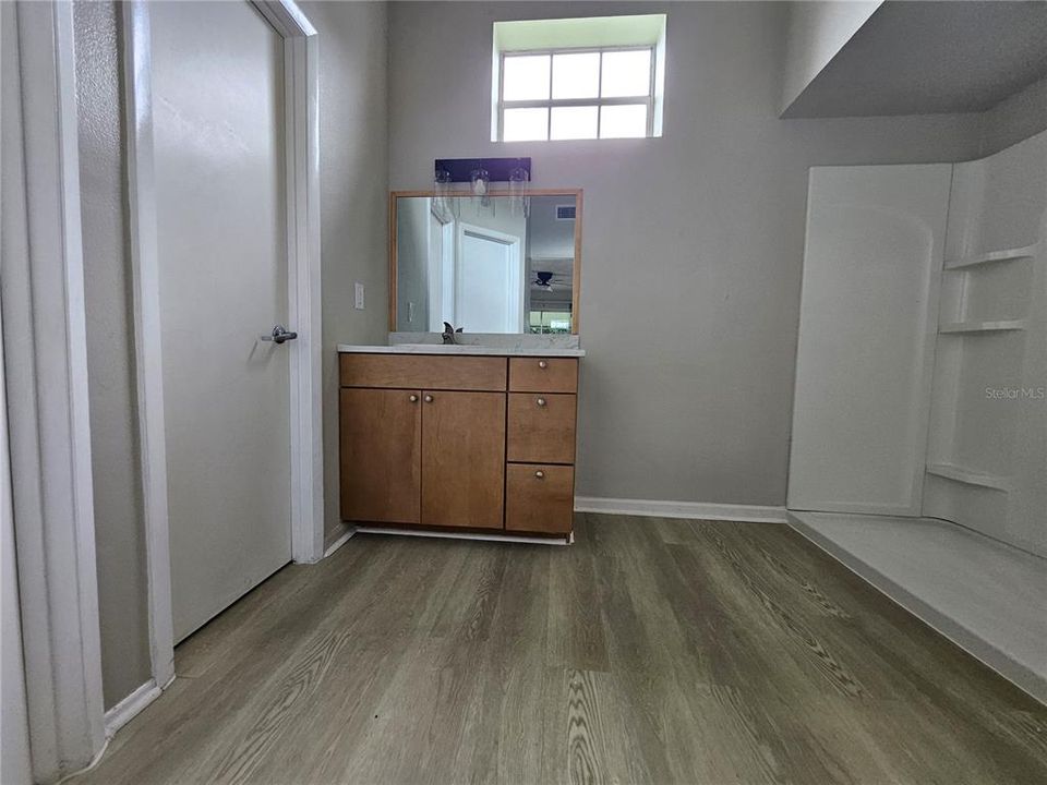 For Sale: $275,000 (3 beds, 2 baths, 1392 Square Feet)