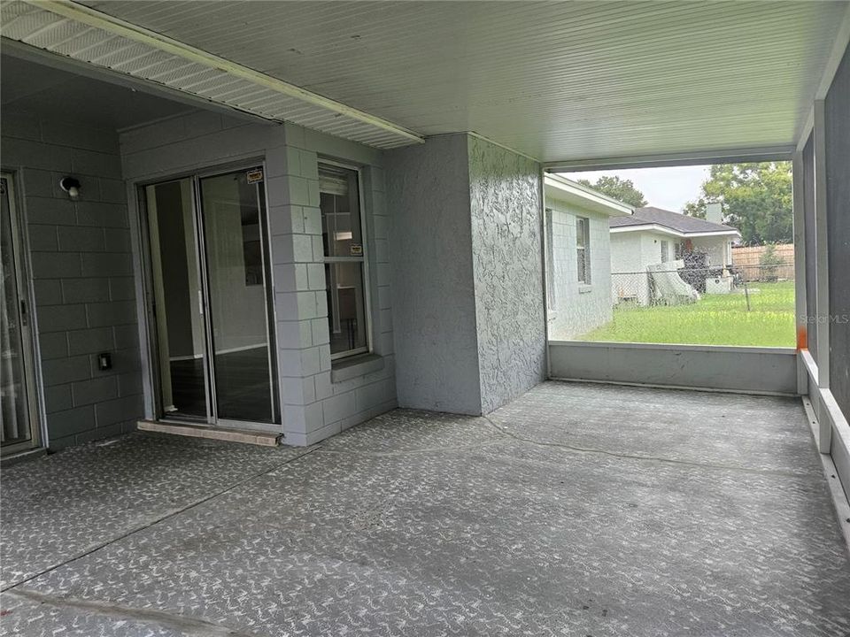 For Sale: $275,000 (3 beds, 2 baths, 1392 Square Feet)