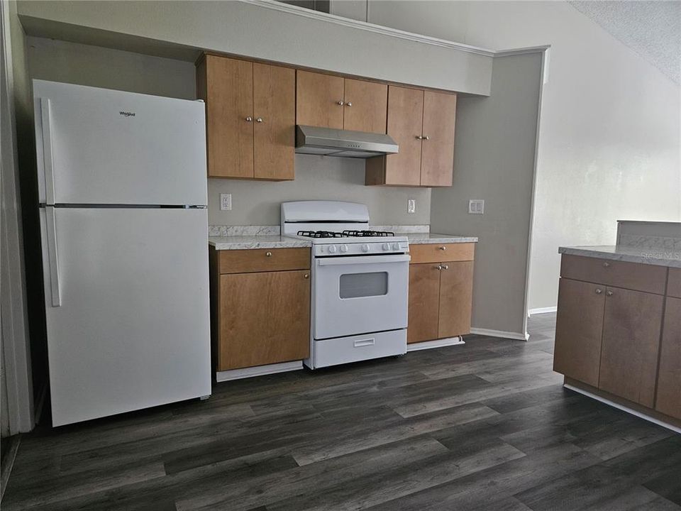 For Sale: $275,000 (3 beds, 2 baths, 1392 Square Feet)