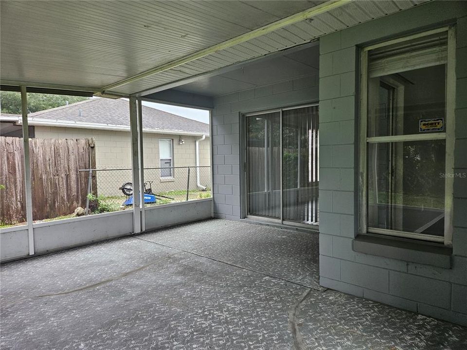 For Sale: $275,000 (3 beds, 2 baths, 1392 Square Feet)