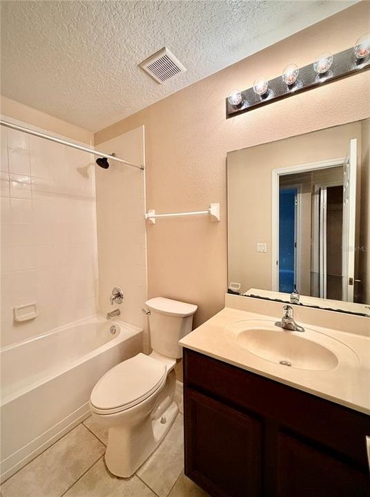 For Rent: $2,250 (3 beds, 2 baths, 1480 Square Feet)