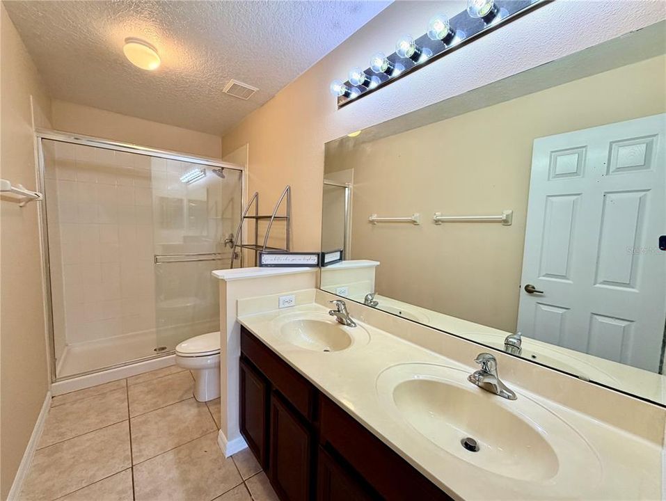 For Rent: $2,250 (3 beds, 2 baths, 1480 Square Feet)