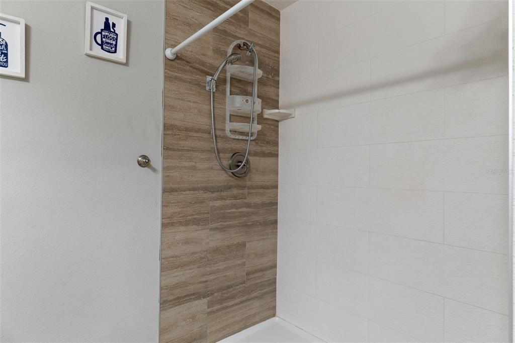 For Sale: $246,900 (3 beds, 2 baths, 1417 Square Feet)