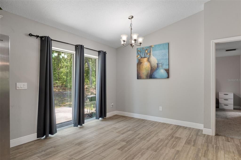 For Sale: $246,900 (3 beds, 2 baths, 1417 Square Feet)