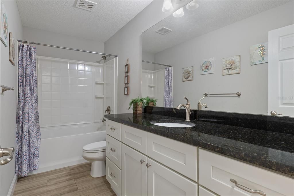 For Sale: $246,900 (3 beds, 2 baths, 1417 Square Feet)