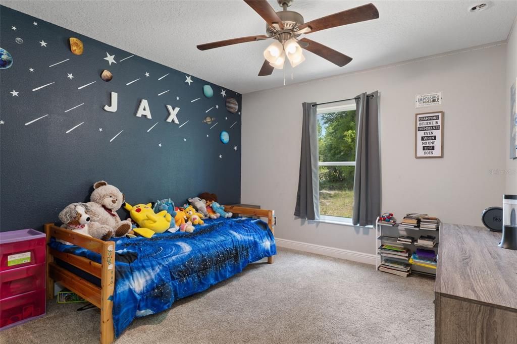For Sale: $246,900 (3 beds, 2 baths, 1417 Square Feet)