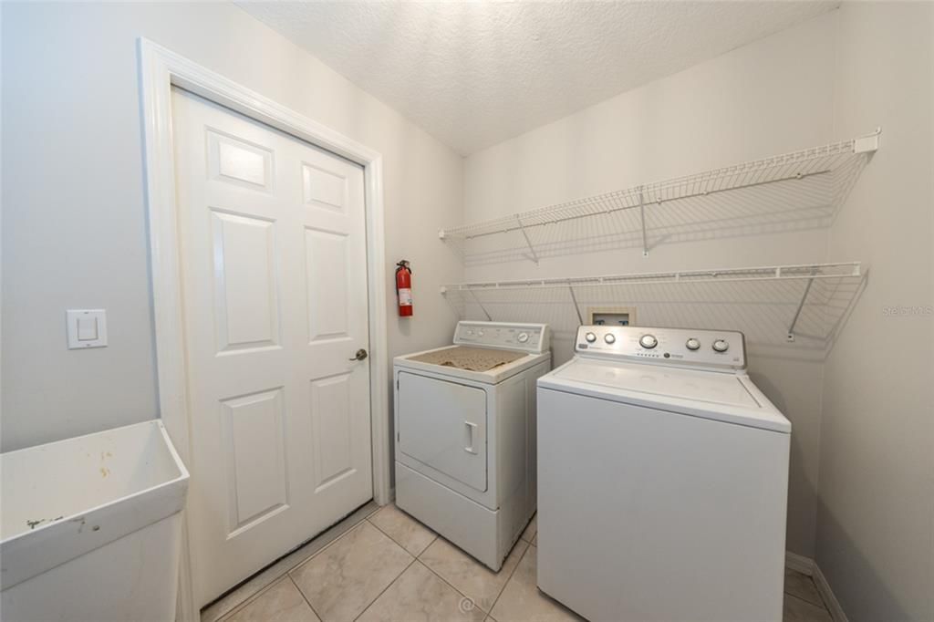 En Venta: $449,000 (3 camas, 2 baños, 1888 Pies cuadrados)