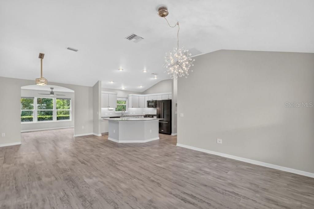 For Sale: $550,000 (3 beds, 2 baths, 1654 Square Feet)