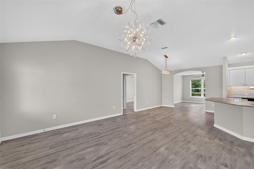 For Sale: $550,000 (3 beds, 2 baths, 1654 Square Feet)