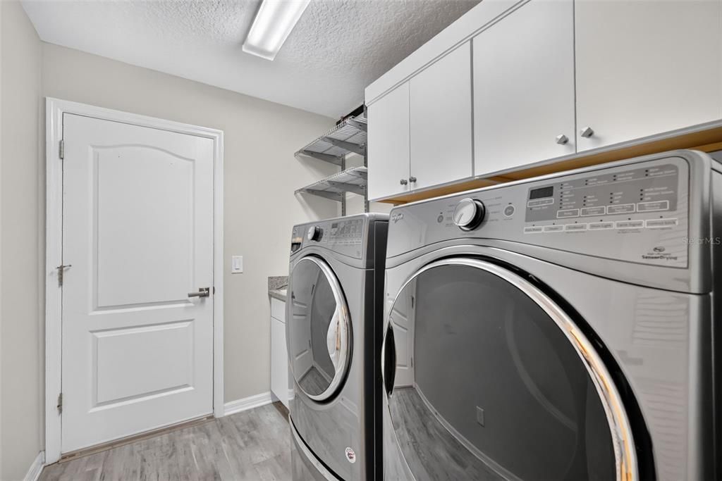For Sale: $550,000 (3 beds, 2 baths, 1654 Square Feet)