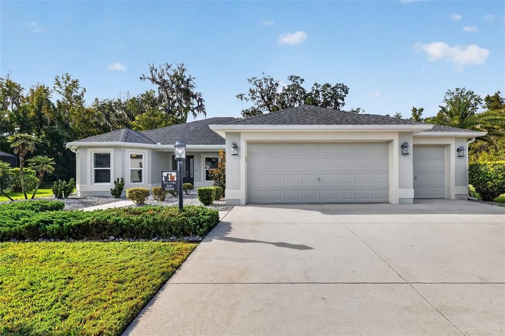 For Sale: $550,000 (3 beds, 2 baths, 1654 Square Feet)