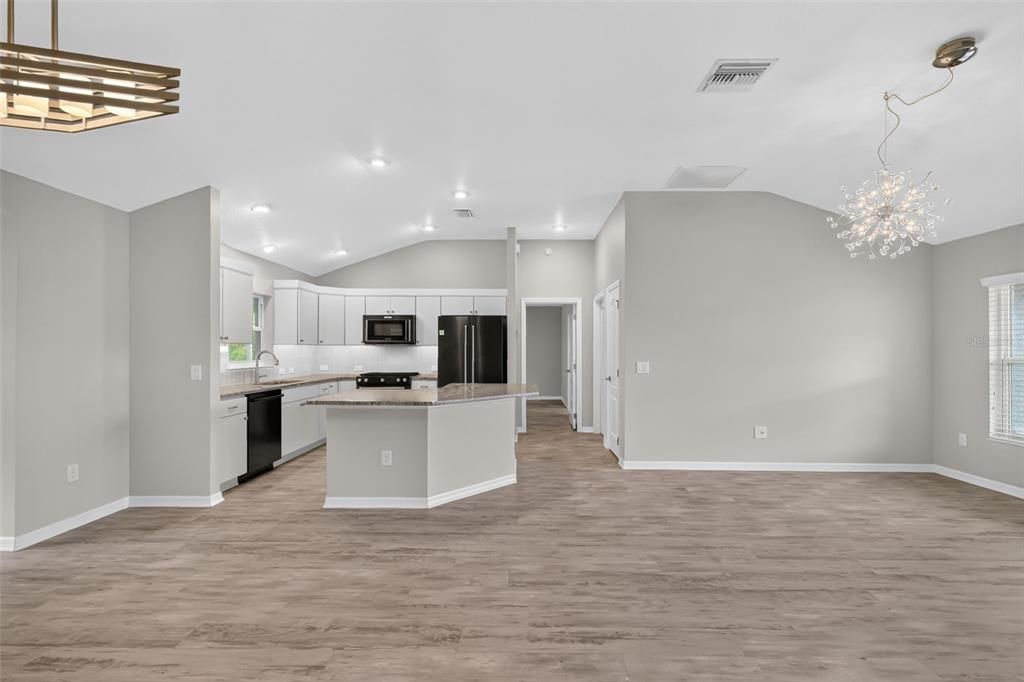 For Sale: $550,000 (3 beds, 2 baths, 1654 Square Feet)