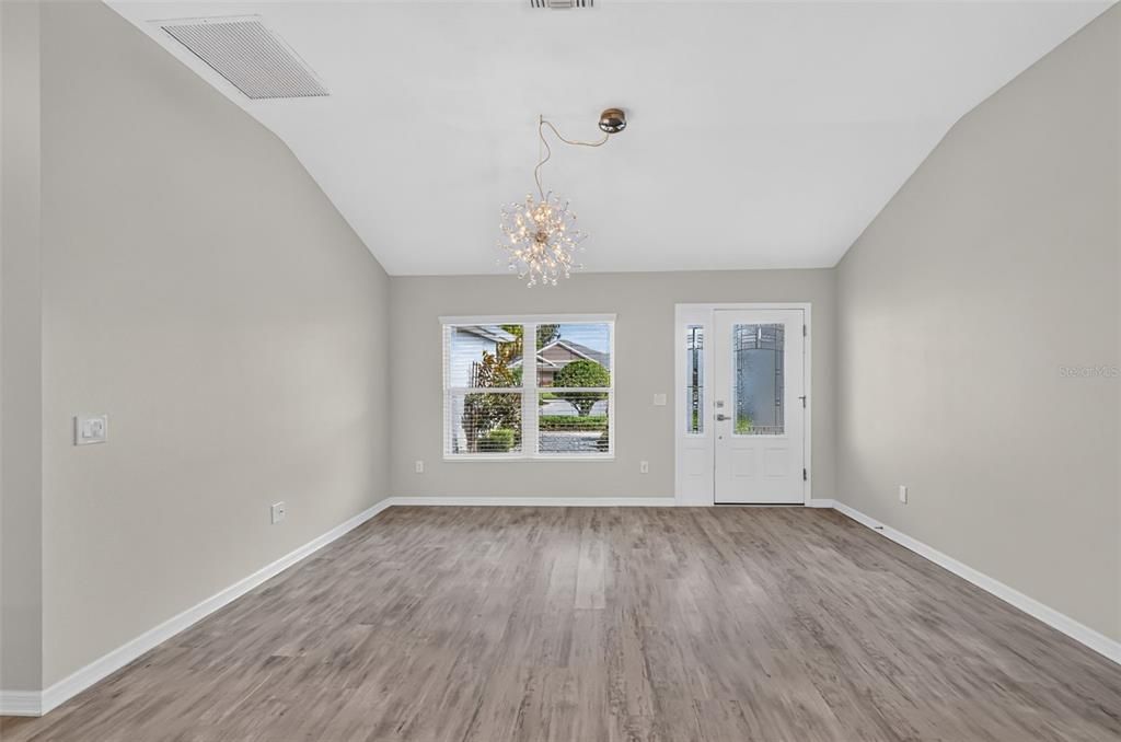 For Sale: $550,000 (3 beds, 2 baths, 1654 Square Feet)