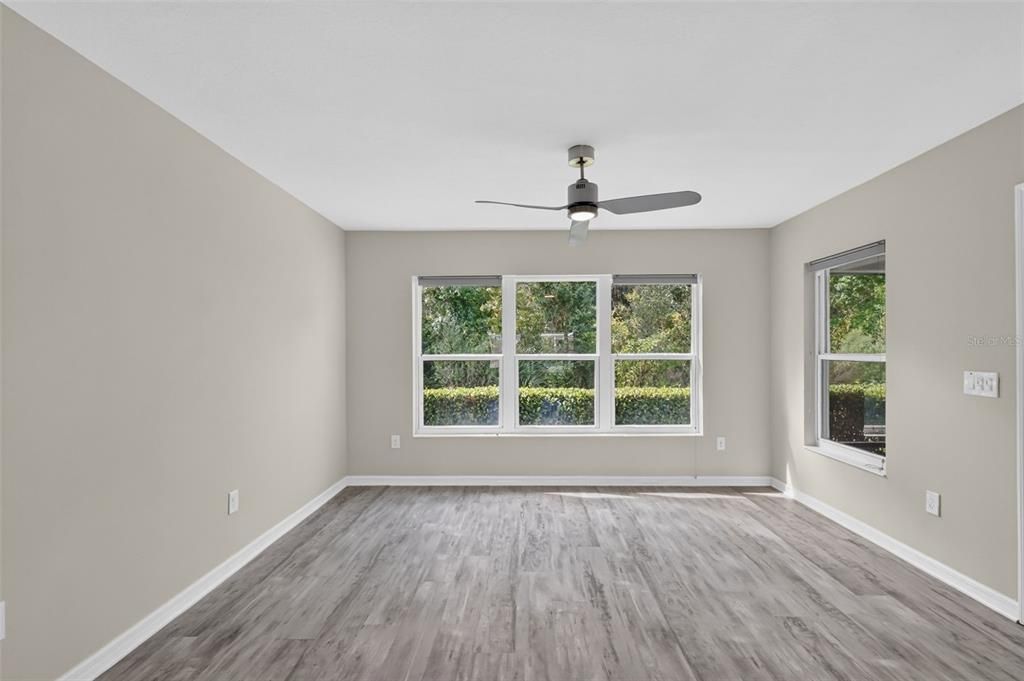 For Sale: $550,000 (3 beds, 2 baths, 1654 Square Feet)