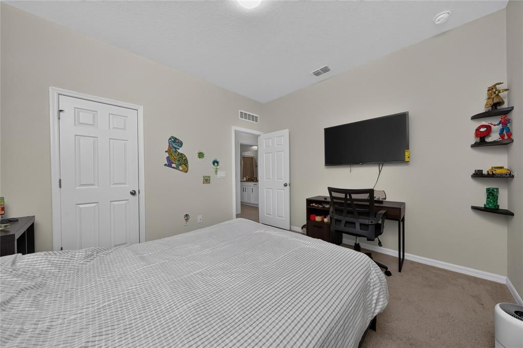 For Sale: $419,900 (4 beds, 3 baths, 2030 Square Feet)