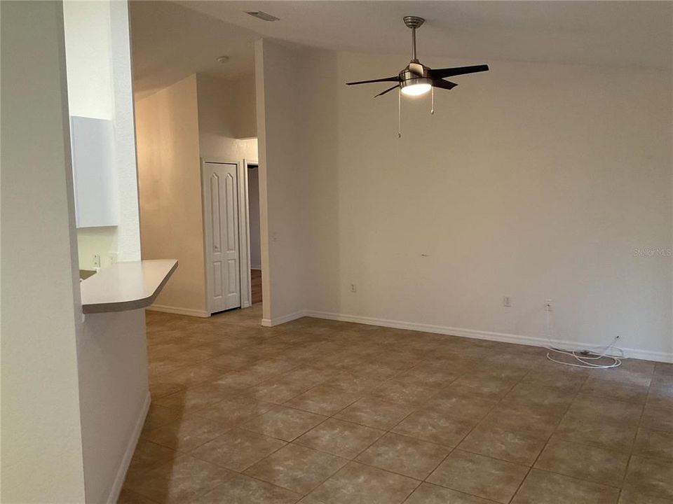 В аренду: $1,650 (2 спален, 1 ванн, 1128 Квадратных фут)