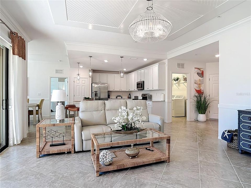 For Sale: $359,000 (2 beds, 2 baths, 1379 Square Feet)