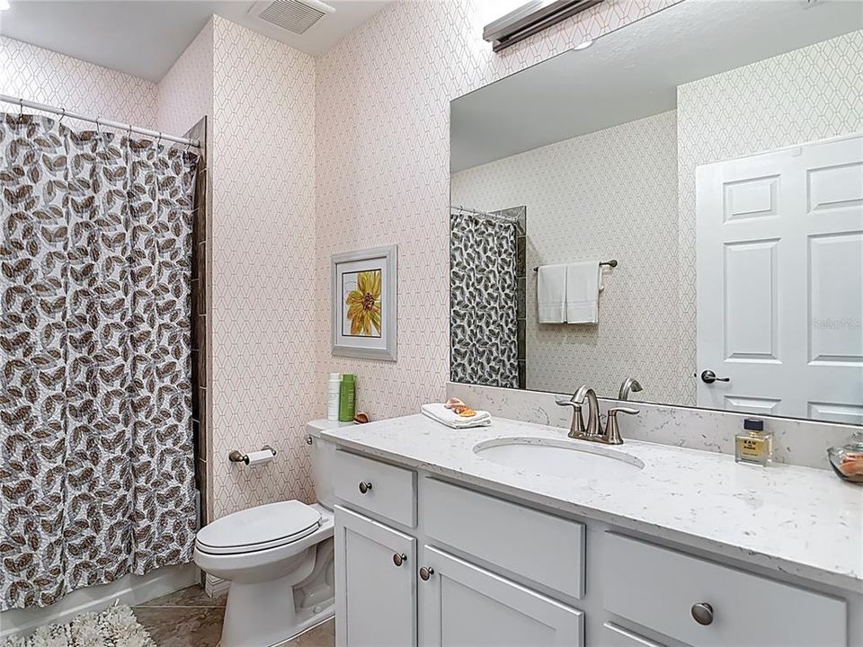 For Sale: $359,000 (2 beds, 2 baths, 1379 Square Feet)