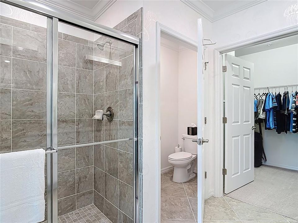 For Sale: $359,000 (2 beds, 2 baths, 1379 Square Feet)