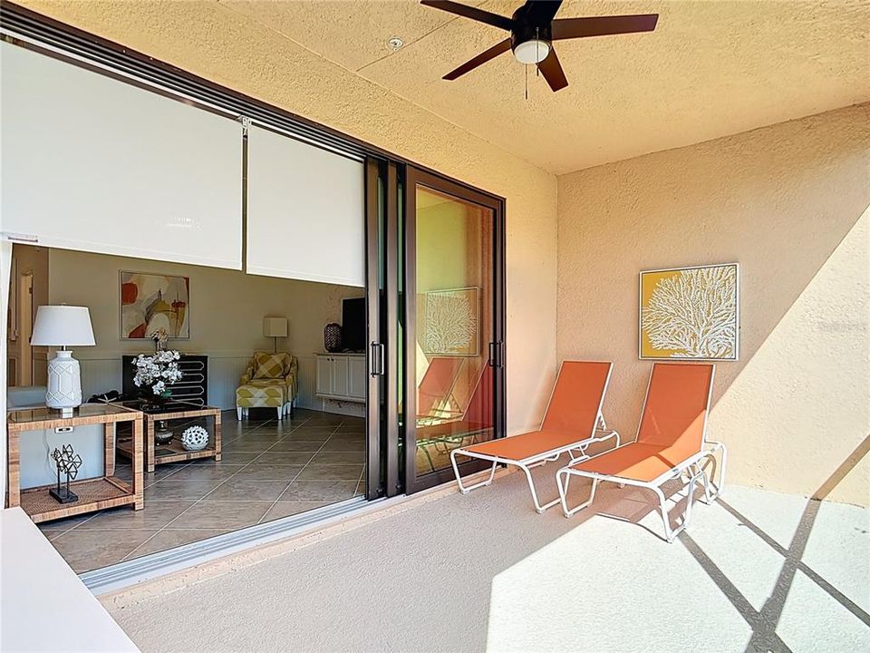 For Sale: $359,000 (2 beds, 2 baths, 1379 Square Feet)