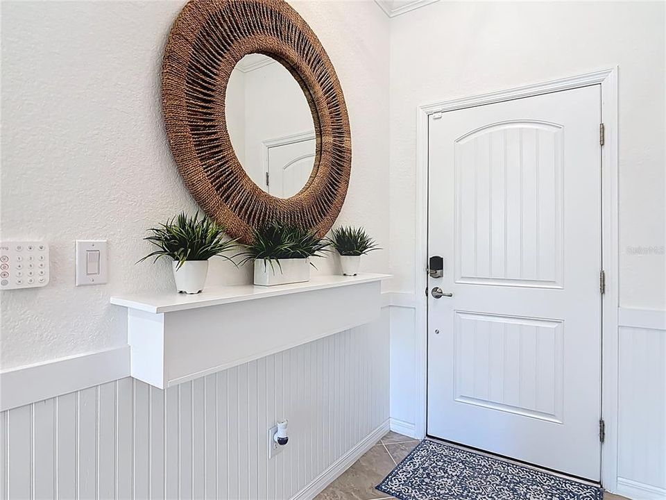 For Sale: $359,000 (2 beds, 2 baths, 1379 Square Feet)