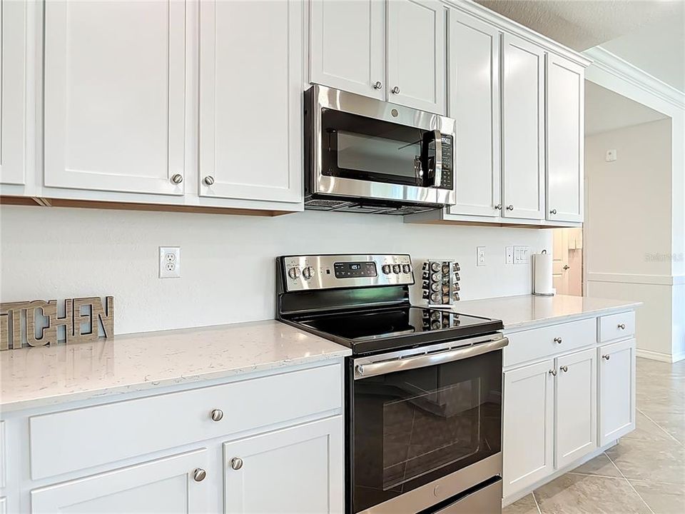 For Sale: $359,000 (2 beds, 2 baths, 1379 Square Feet)