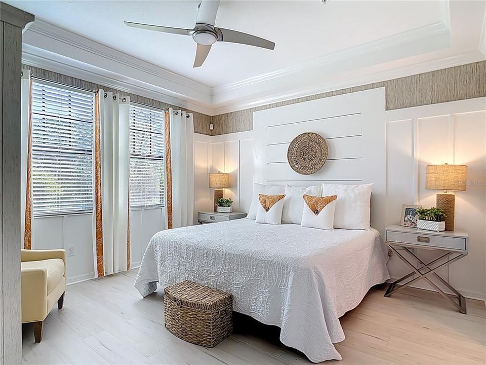 For Sale: $359,000 (2 beds, 2 baths, 1379 Square Feet)