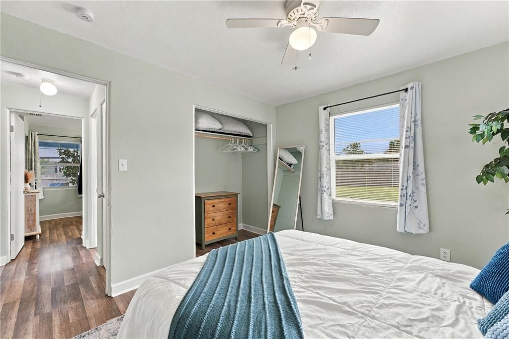 For Sale: $280,000 (2 beds, 1 baths, 816 Square Feet)