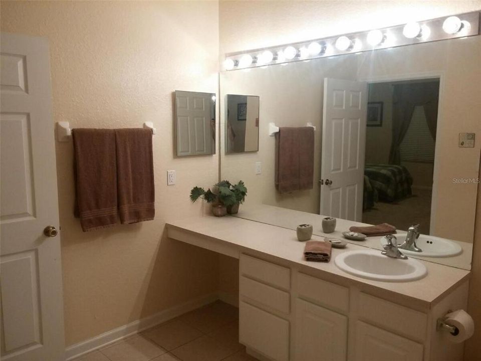 En Venta: $325,000 (3 camas, 2 baños, 1450 Pies cuadrados)