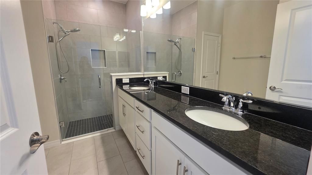 В аренду: $2,800 (3 спален, 2 ванн, 1604 Квадратных фут)