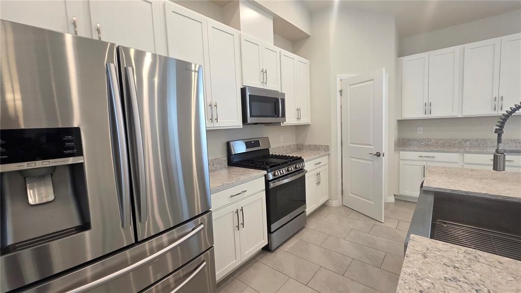 В аренду: $2,800 (3 спален, 2 ванн, 1604 Квадратных фут)