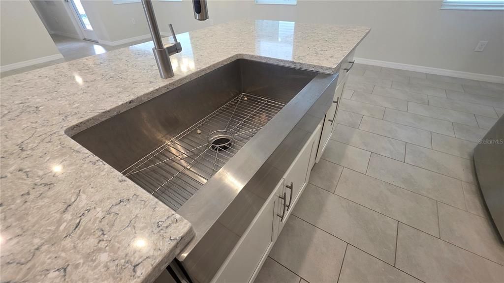 В аренду: $2,800 (3 спален, 2 ванн, 1604 Квадратных фут)