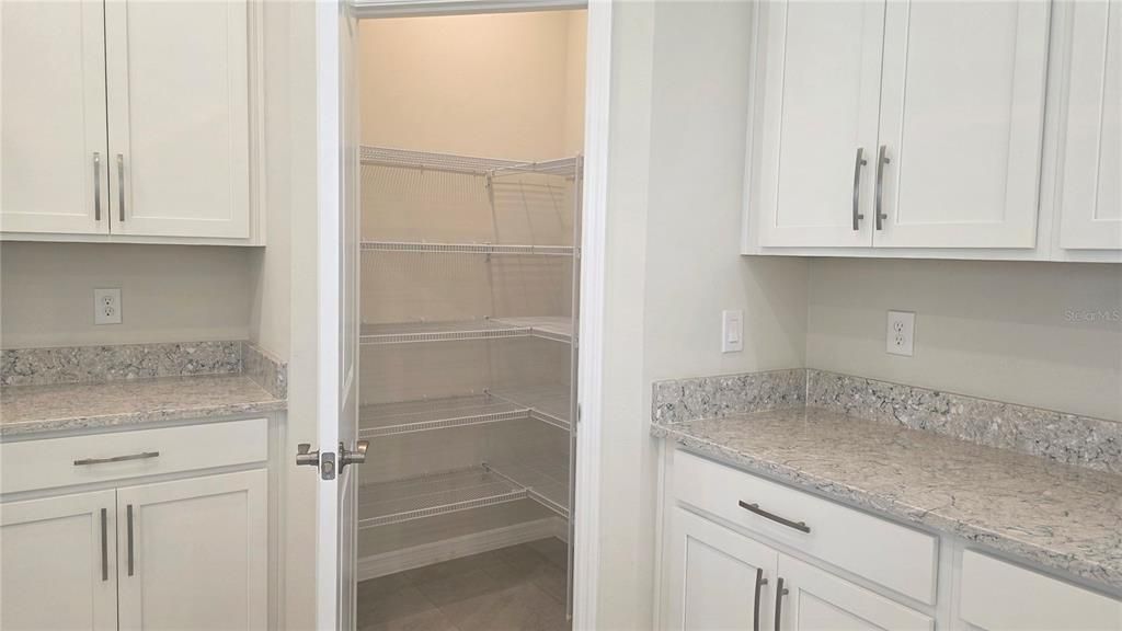 В аренду: $2,800 (3 спален, 2 ванн, 1604 Квадратных фут)