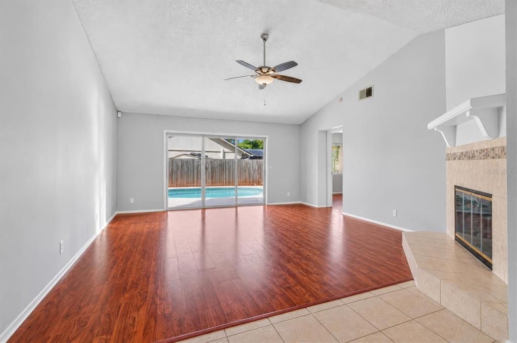 For Sale: $390,000 (4 beds, 2 baths, 1801 Square Feet)