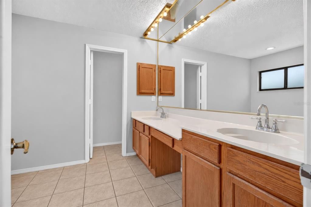 For Sale: $390,000 (4 beds, 2 baths, 1801 Square Feet)