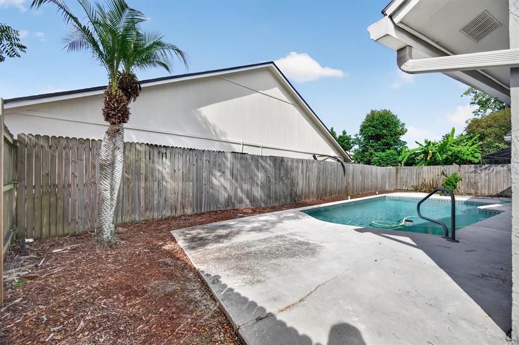 For Sale: $390,000 (4 beds, 2 baths, 1801 Square Feet)