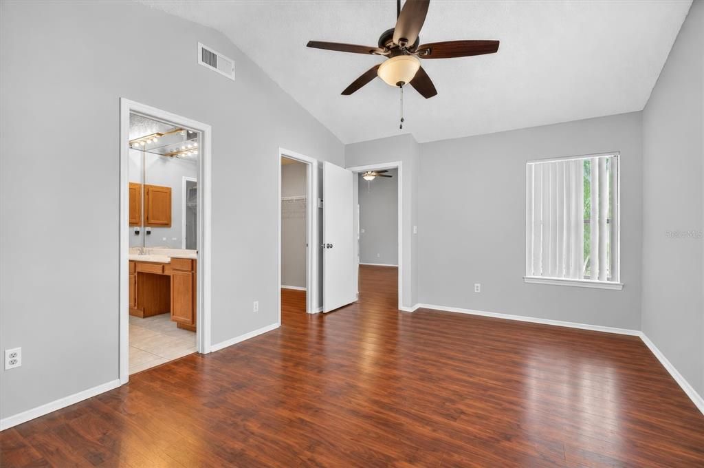 For Sale: $390,000 (4 beds, 2 baths, 1801 Square Feet)
